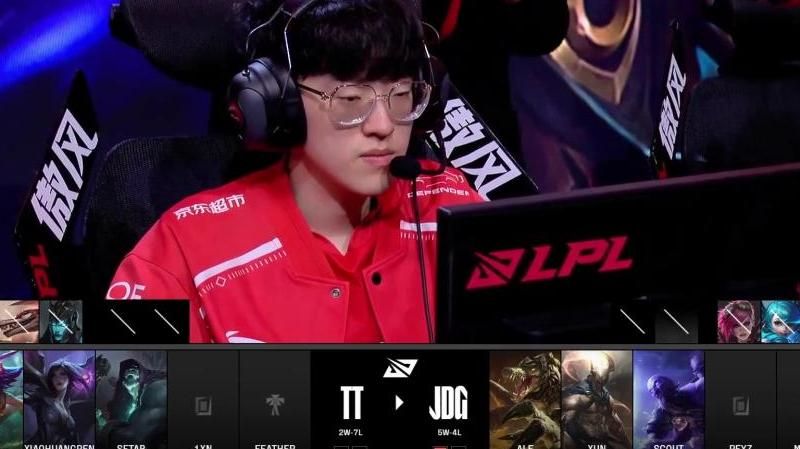 lol直播怎么看弹幕